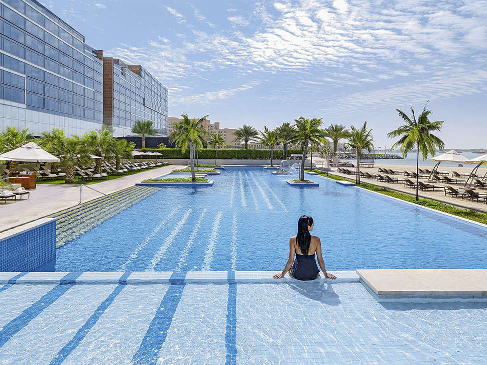 Bezienswaardigheden Abu Dhabi, Fairmont Bab Al Bahr