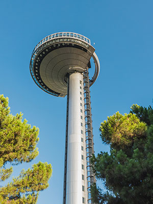 Bezienswaardigheden Madrid: Faro de Madrid