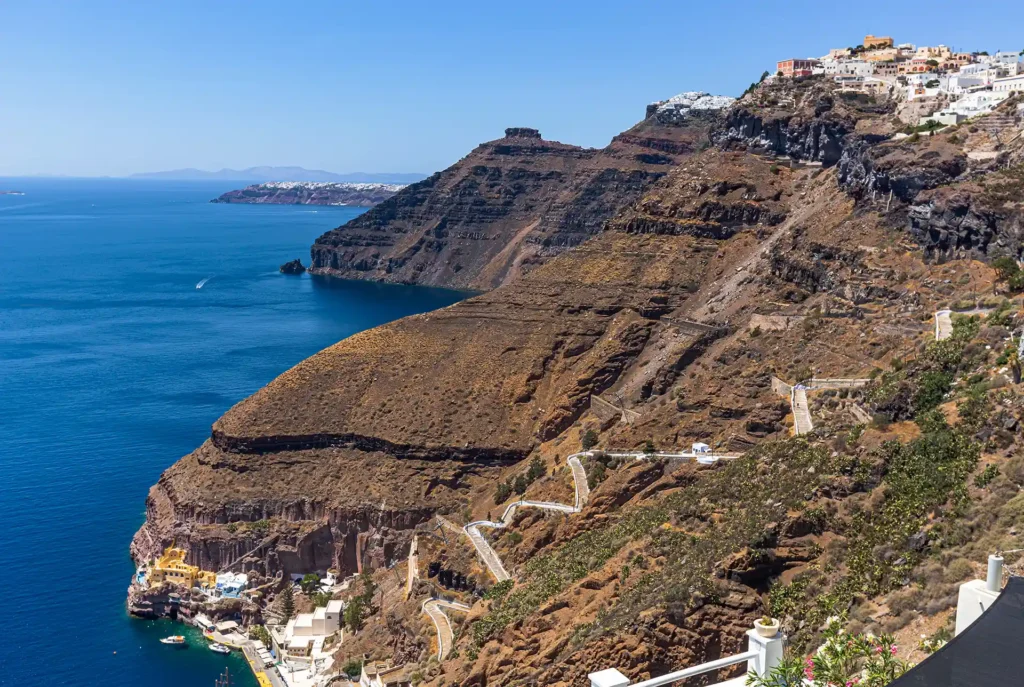 Wat te doen op Santorini: de trappen in Fira