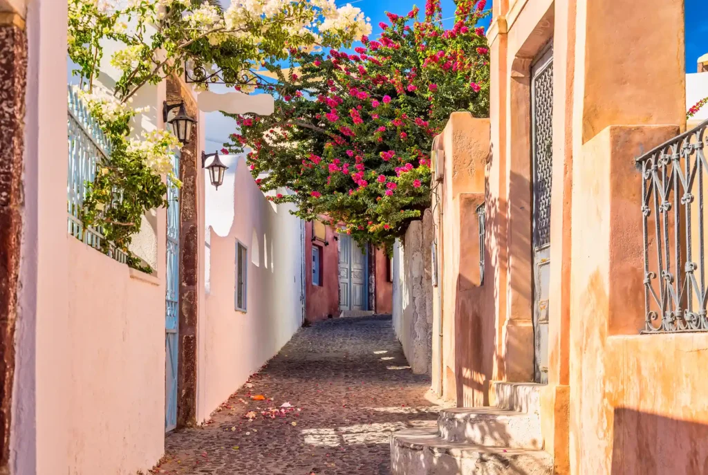 Wat te doen op Santorini: straatjes in Oia