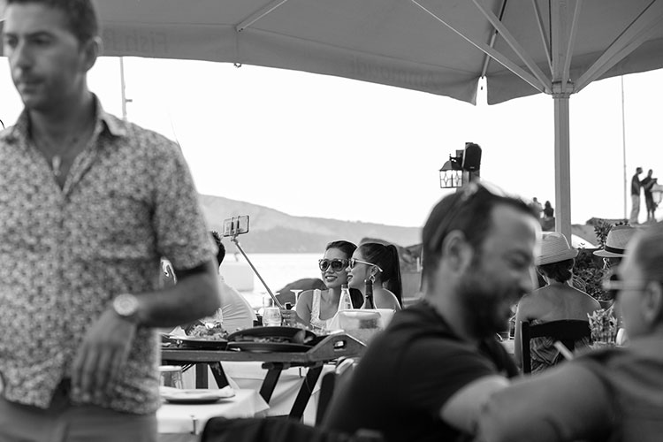 vakantiefoto's zonder toeristen; of toch met?