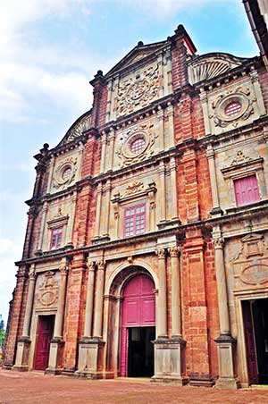 state-of-goa-Basiliek-van-Bom-Jesus
