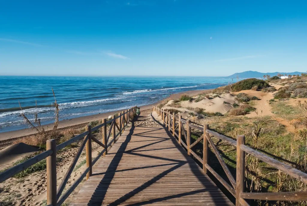 Mooiste stranden aan de Costa del Sol: Playa de Cabopino