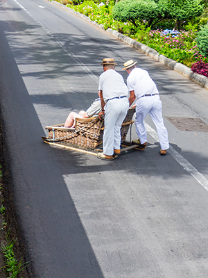 Maidera met kinderen, toboggan