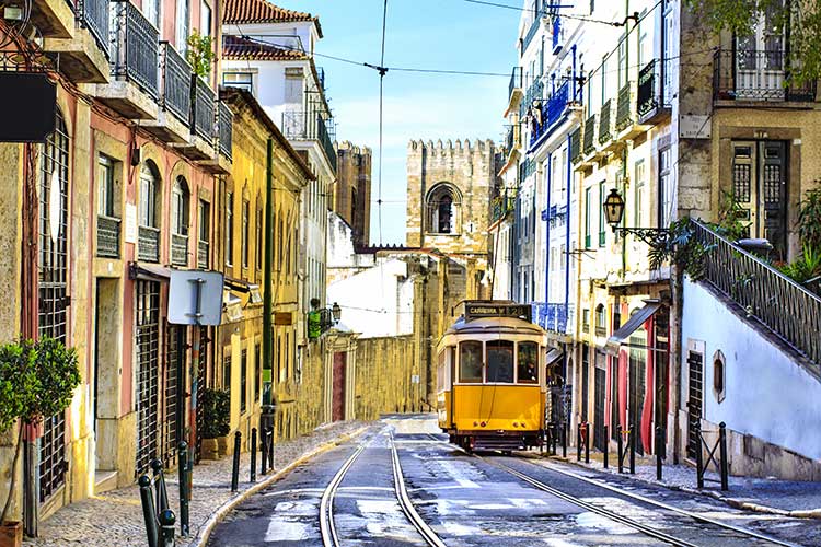 Wat te doen in Lissabon: tram 28