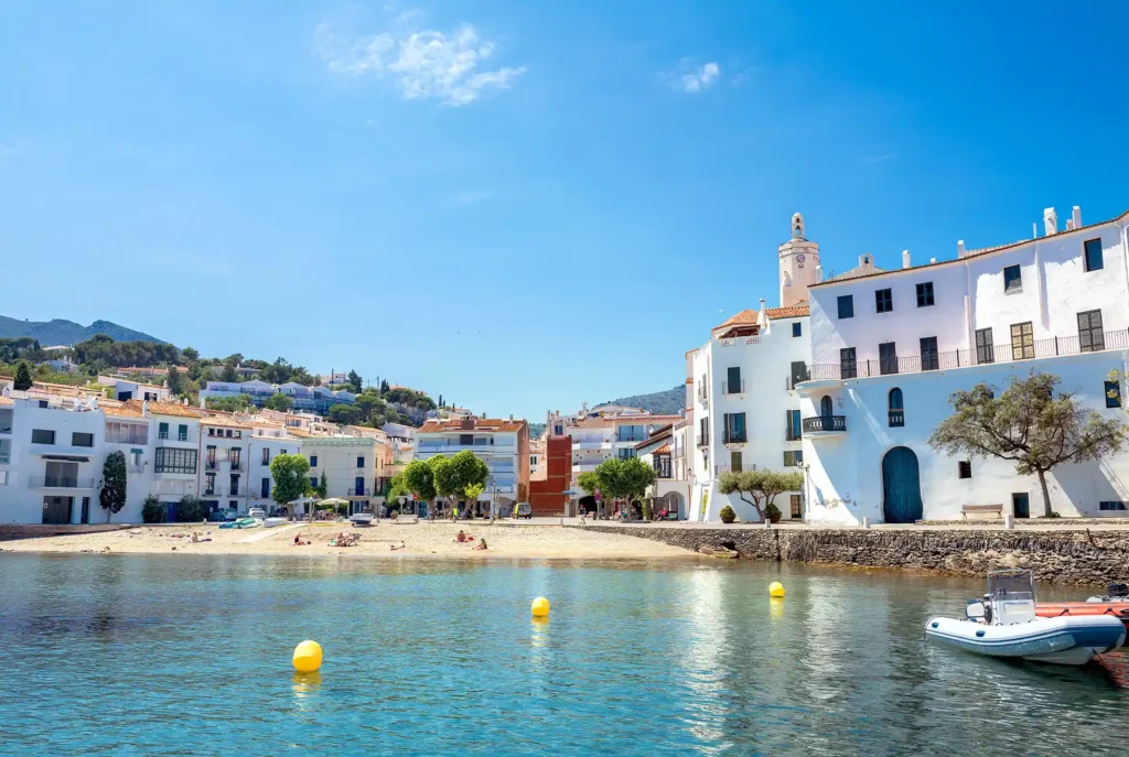 Cadaqués, Spaans kunstenaarsdorpje, strand