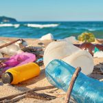 Plastic overlast op vakantie beperken