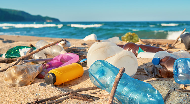 Plastic overlast op vakantie beperken
