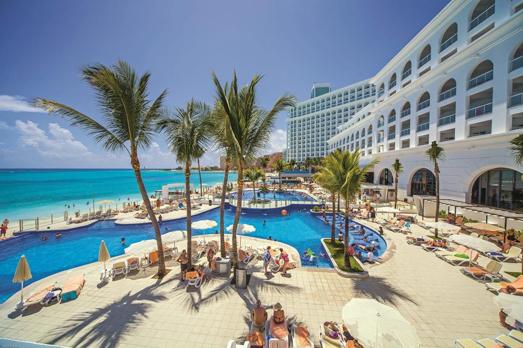 Roze meren, Riu Cancun