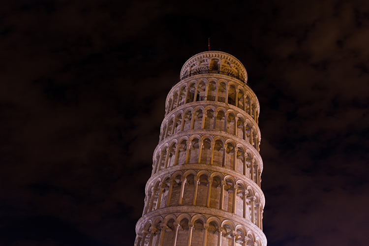 Toren van Pisa, Italië: nacht