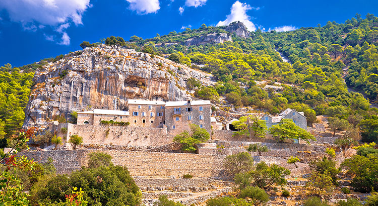 Doen in Brac, Kroatië