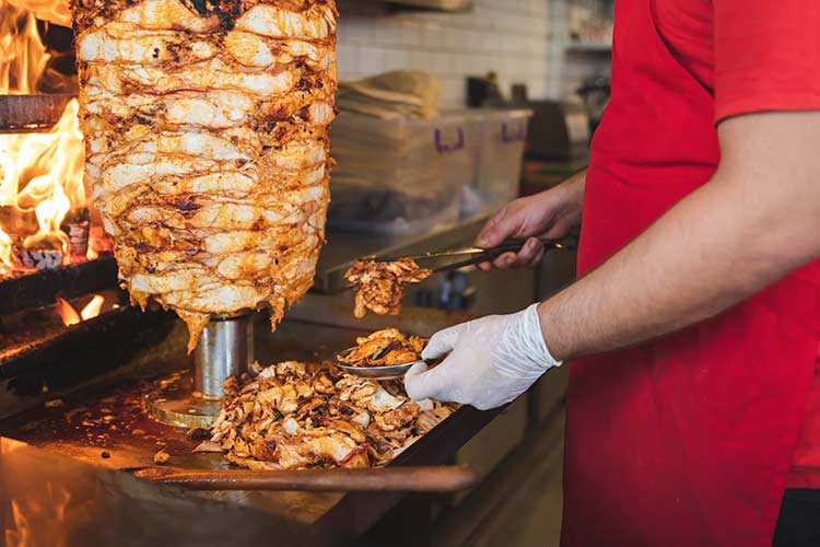 Turkse keuken specialiteiten: döner kebab