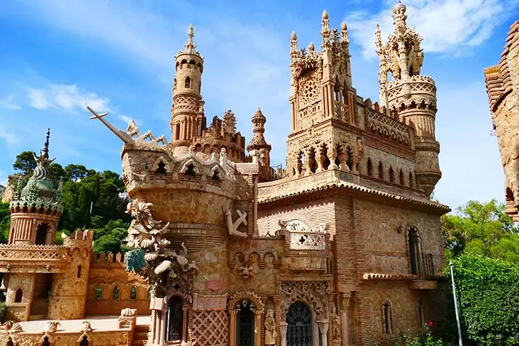 Castillo de Colomares; details