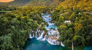 Krka Nationaal Park in Kroatië: watervallen, wandelen en wow-momenten