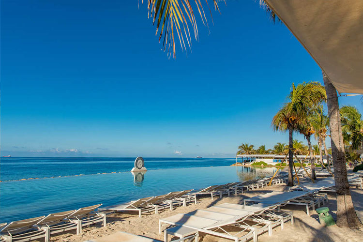Doen op Curaçao, hoteltip: Papagayo Beach Hotel