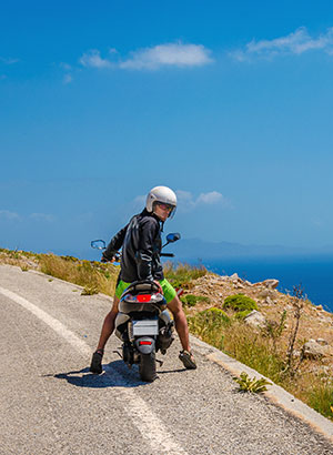 Wat te doen op Corfu: scooter huren