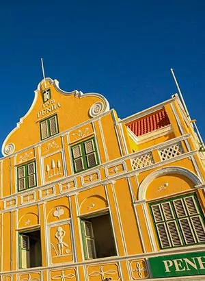 Wat te doen in Willemstad, Curaçao: grachtenpandjes