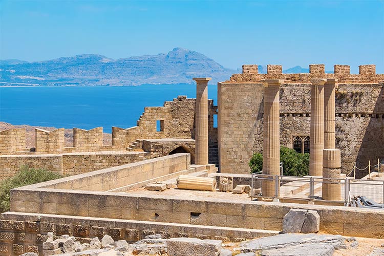 lindos-witte-stadje-rhodos