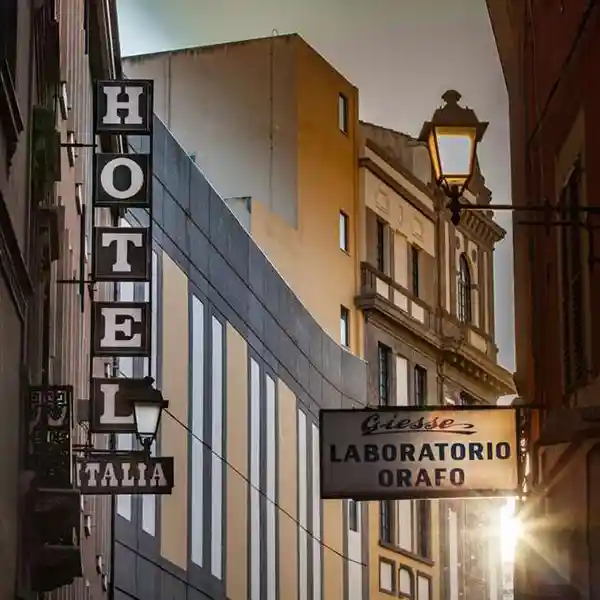 Hotel Italia, Sardinië