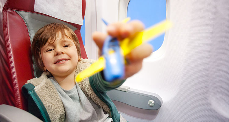 Vliegen met kinderen speelgoed