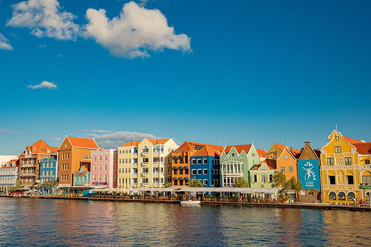 Weetjes Curaçao: gekleurde huizen