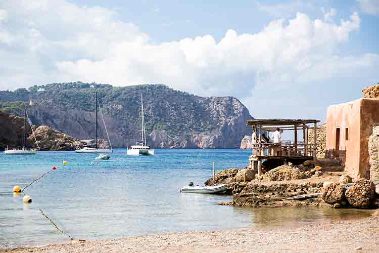 Mooiste stranden Ibiza - Cala Benirras