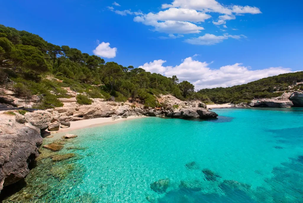 Mooiste stranden Menorca: Cala Mitjana