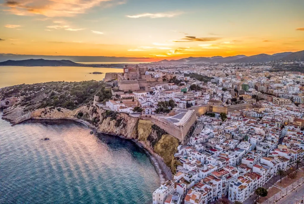 Leukste badplaatsen Ibiza: Ibiza-Stad