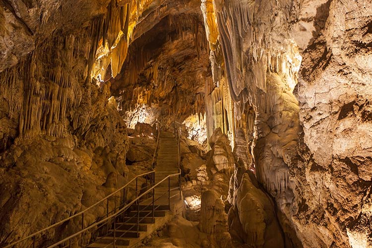 Bezienswaardigheden Alanya: grotten van Dim