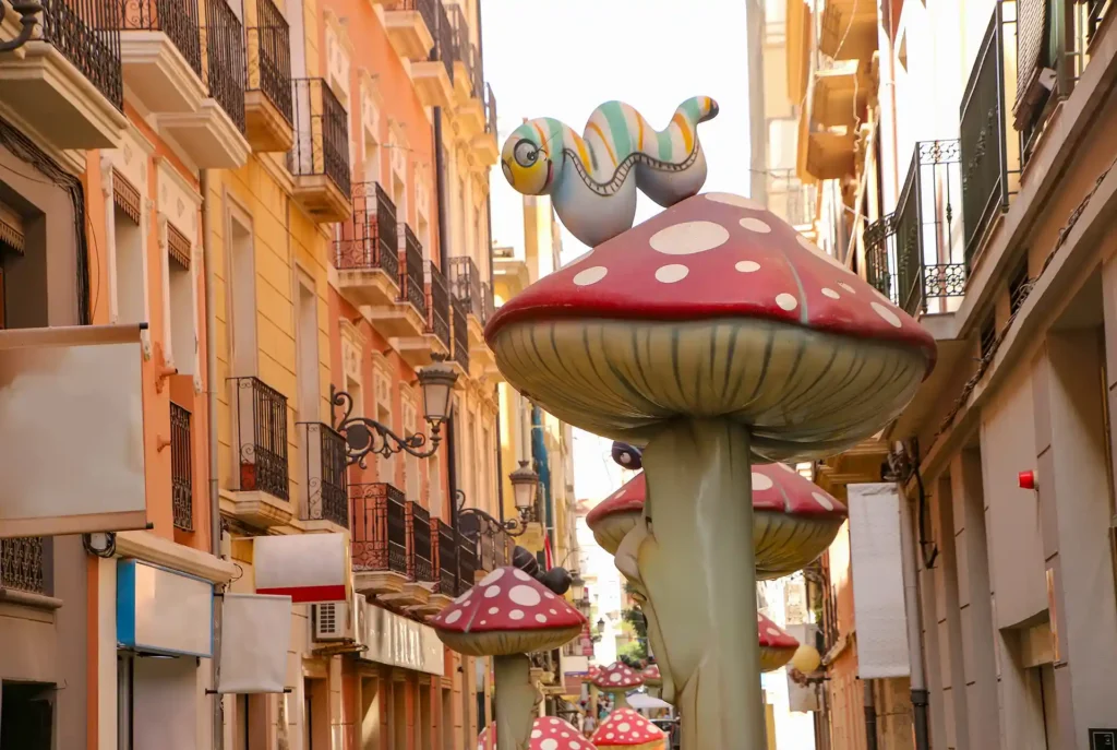 Wat te doen in Alicante: paddenstoelen straat
