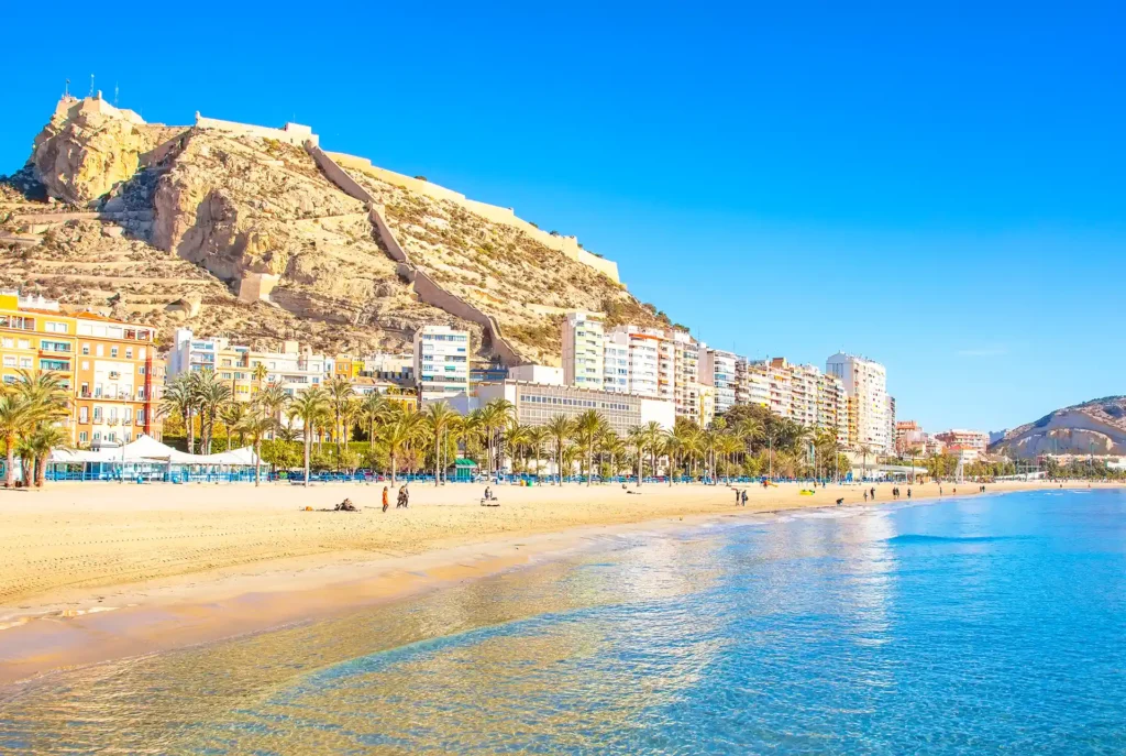 Wat te doen in Alicante: Playa del Postiguet