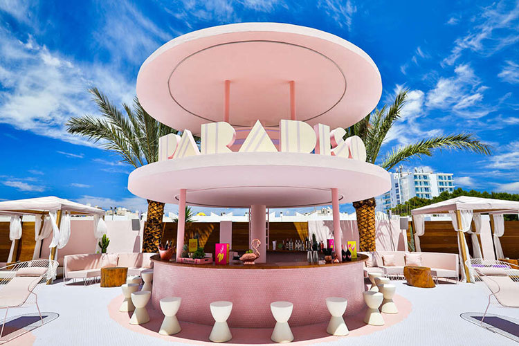 Mooiste roze hotels: Paradiso Ibiza Art Hotel