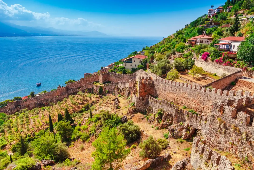 Kasteel van Alanya, muren