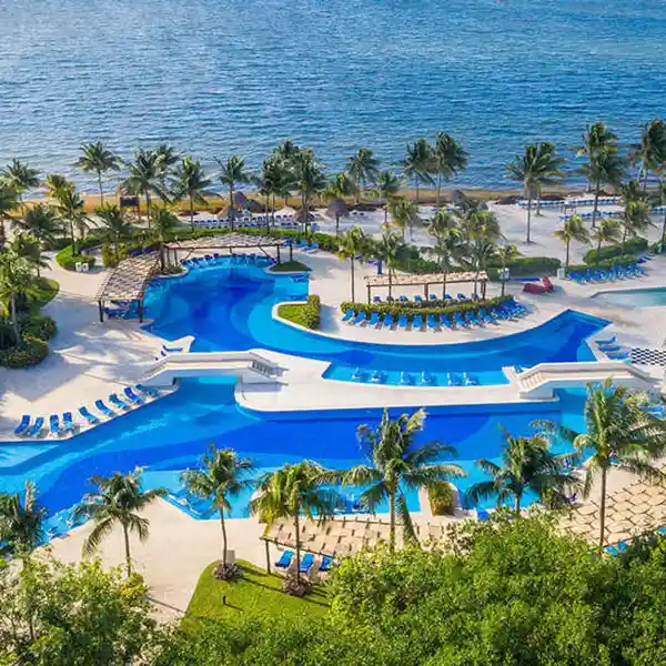 BlueBay Grand Esmeralda, Mexico