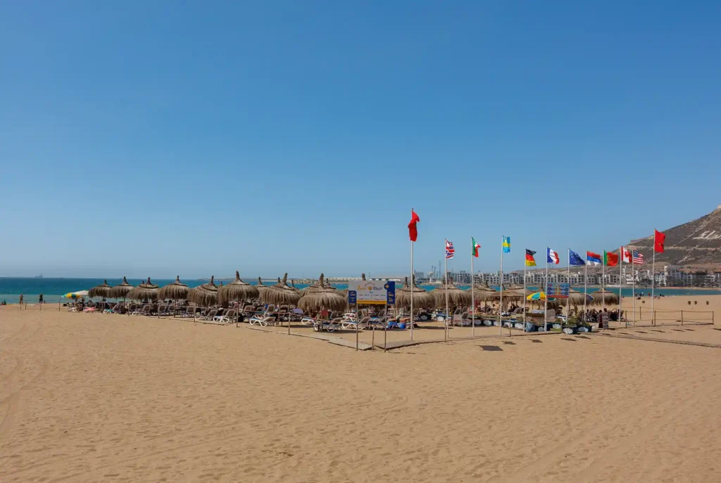 Kilometerslang zandstrand van Agadir