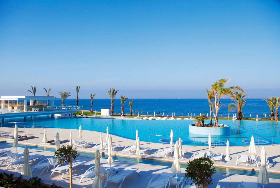 The King Evelthon Beach Hotel & Resort