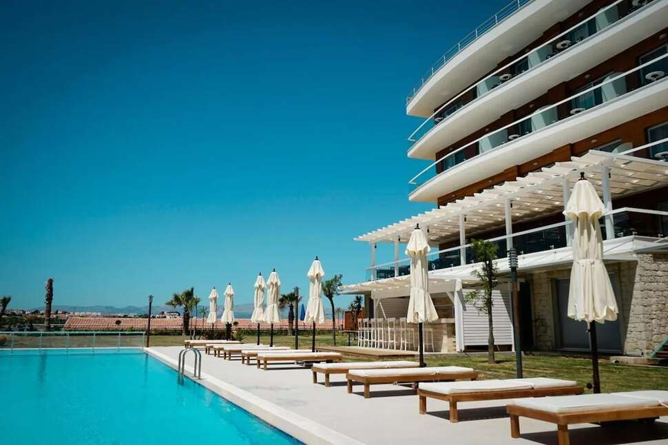 Casa de Playa Luxury Hotel & Beach